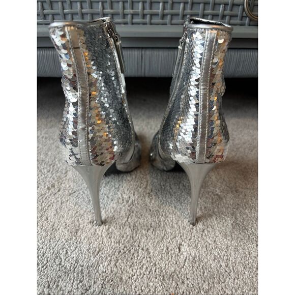 ALICE AND OLIVIA Celyn Sequined Ankle Booties In Silver, $595 Sz 9.5 - Picture 6 of 11